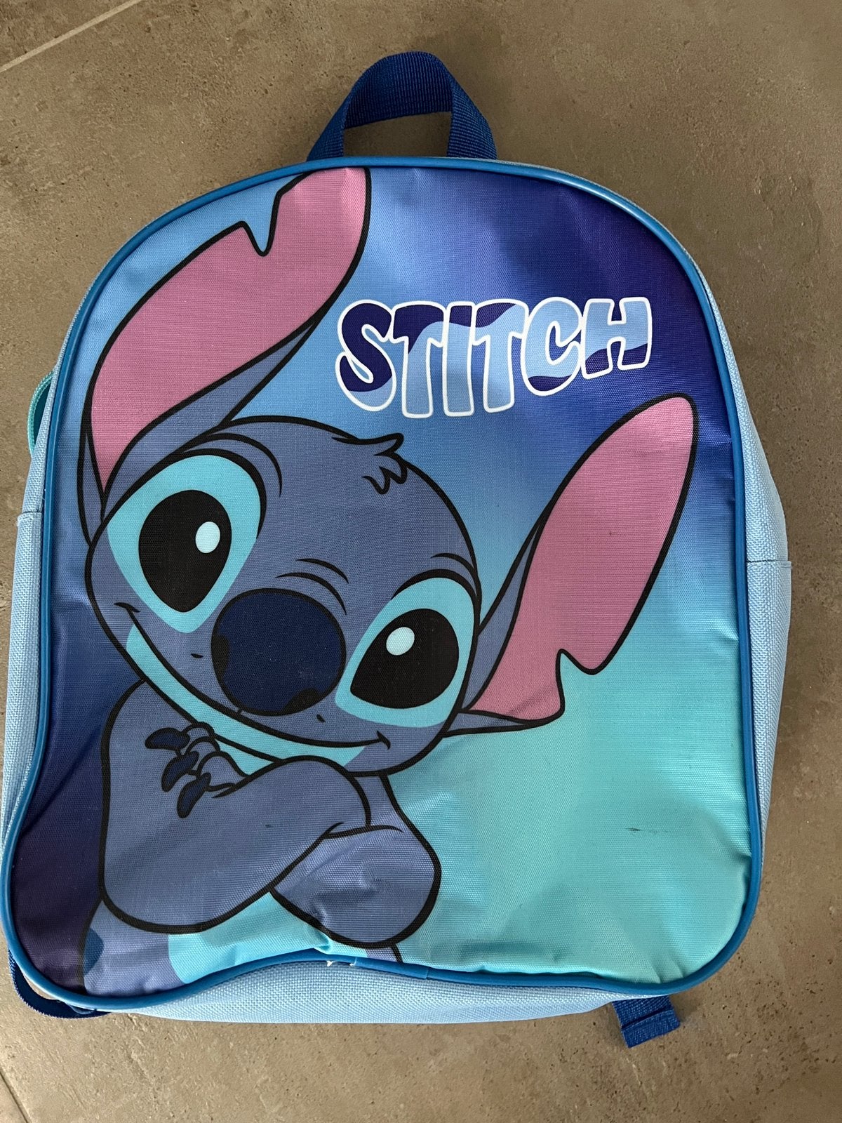 Stitch rugtas, Ophalen, Zo goed als nieuw, Minder dan 30 cm