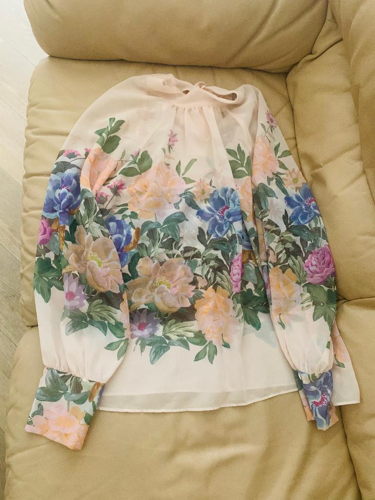 NEW Zara Floral Blouse - Size XS (Fits like M!), Ophalen, Overige kleuren, Zara, Nieuw