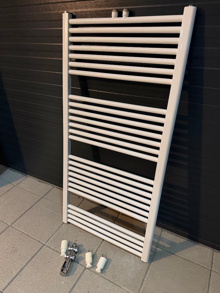 Design Radiator zo goed als nieuw, Doe-het-zelf en Verbouw, Verwarming en Radiatoren, Ophalen, 30 tot 80 cm, Radiator, Zo goed als nieuw