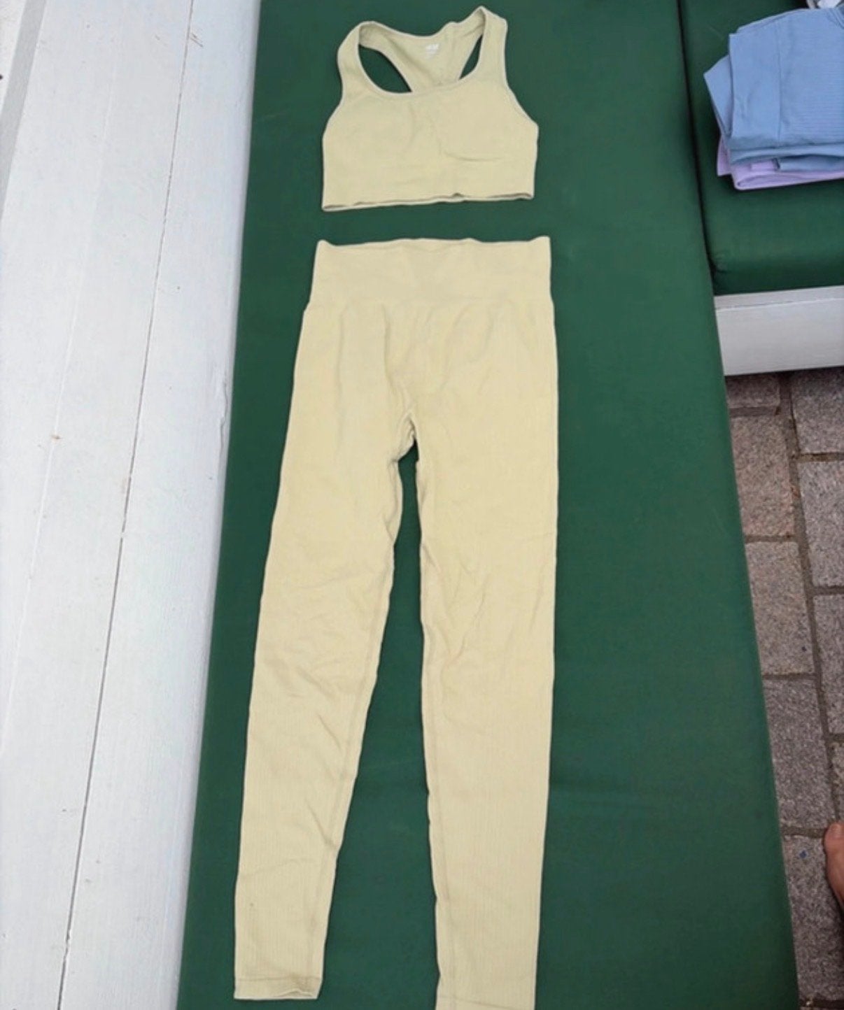H&M Sport Seamless Top en Legging Set - Groen/Geel Maat S, Geel, Ophalen of Verzenden, Maat 36 (S), Fitness of Aerobics