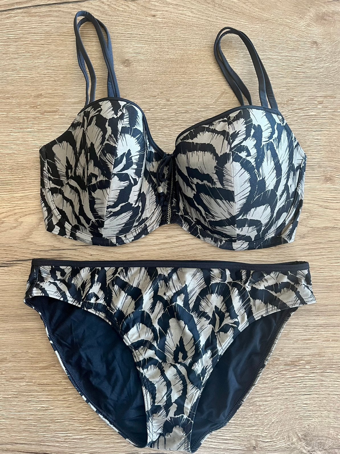Prima donna 80G en bbh broekje 42 zwart print, Kleding | Dames, Bikini, Gedragen, Meerkleurig, Verzenden