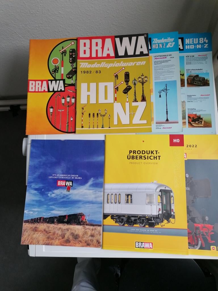 Brawa catalogussen. 1982, 1983 en 1984. o.a. USA modellen., Overige merken, Gelijkstroom, Zo goed als nieuw, Boek, Tijdschrift of Catalogus