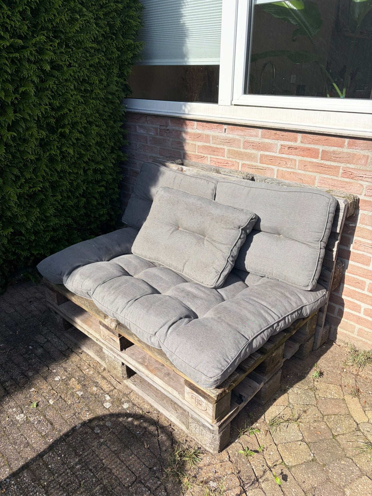 Palletbankje met kussens, Ophalen, Gebruikt, Hout