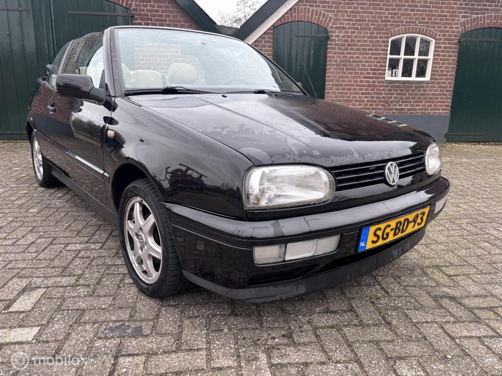 Volkswagen Golf Cabrio 1.8 INRUILKOOPJE VOOR DE LIEFHEBBER, Elektrische ramen, Gebruikt, Beige, 4 cilinders