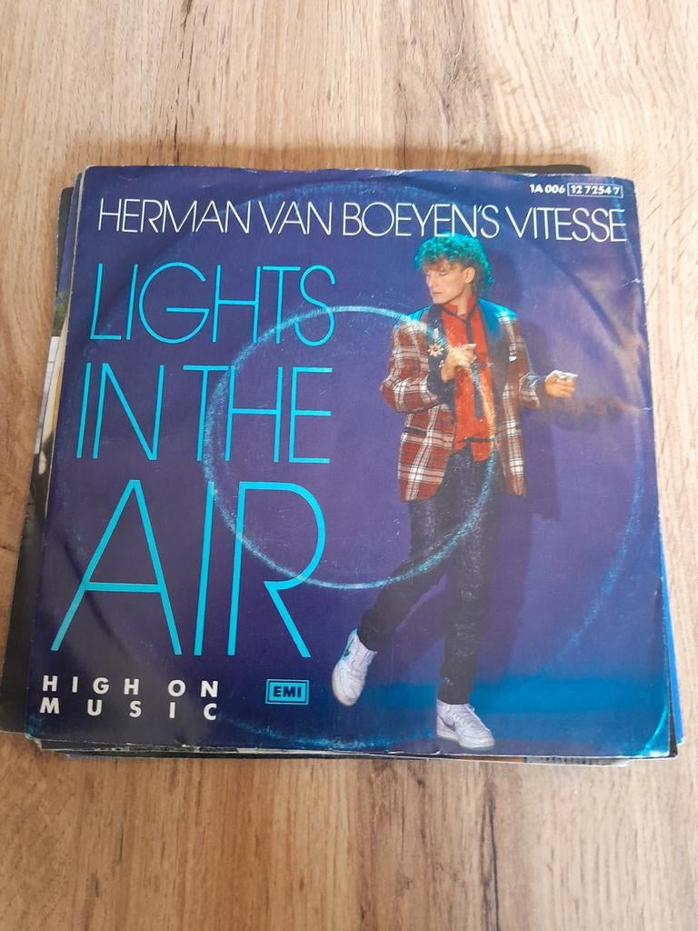 Vitesse 7inch lights in the air, Cd's en Dvd's, Ophalen of Verzenden, Zo goed als nieuw, Pop
