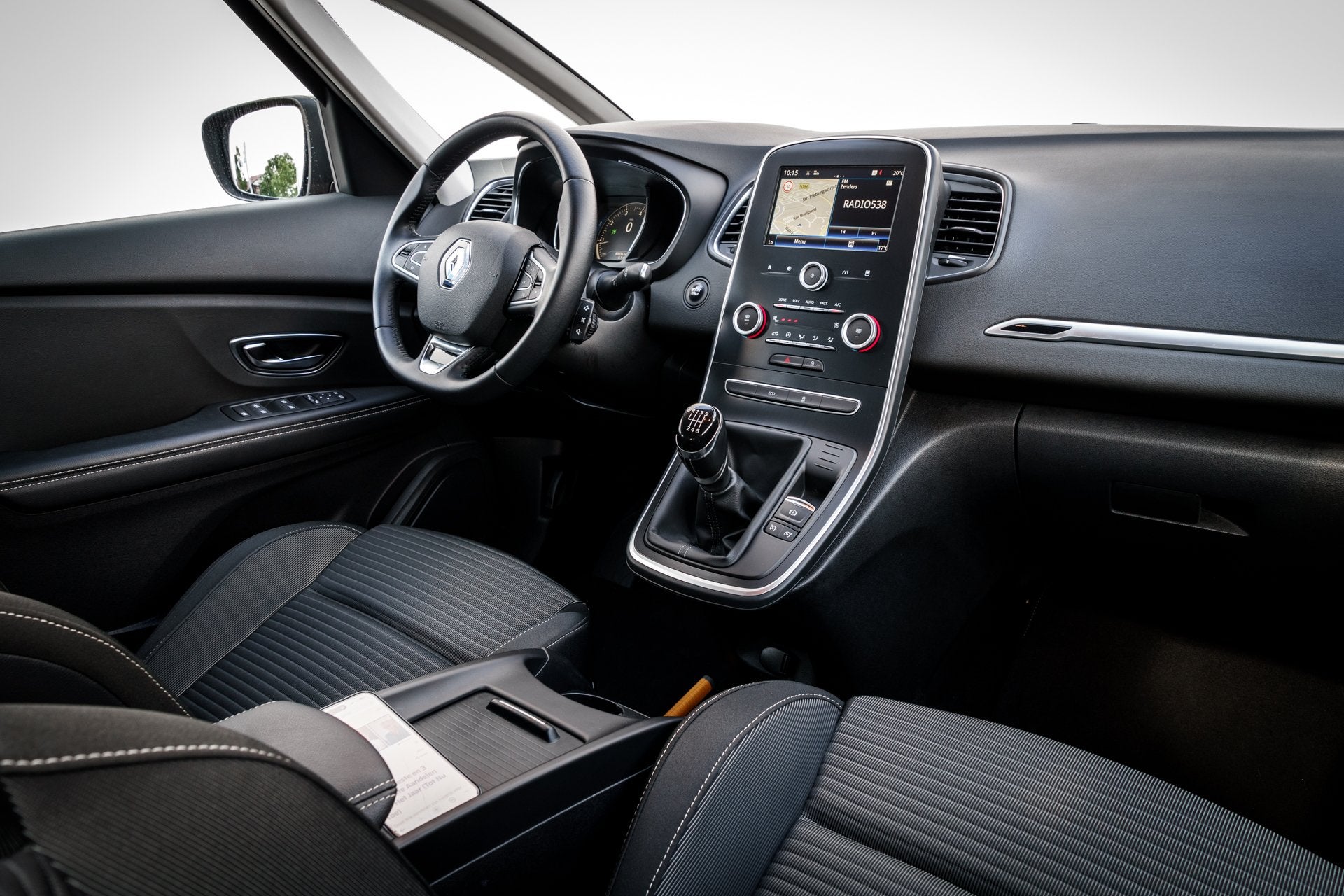 Renault Scénic 1.2 TCe Zen | Trekhaak | Climatronic | PDC |, Auto's, Stof, Gebruikt, 4 cilinders, Origineel Nederlands