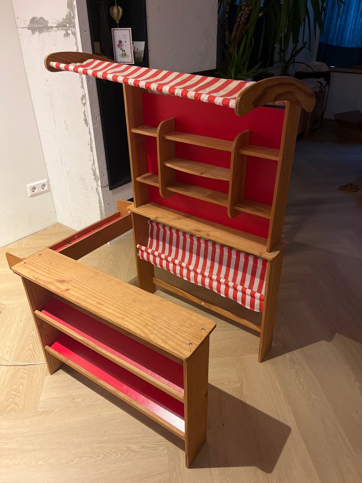 Houten Speelgoedwinkel / Marktkraam met Bankje, Ophalen, Gebruikt, Jongen of Meisje
