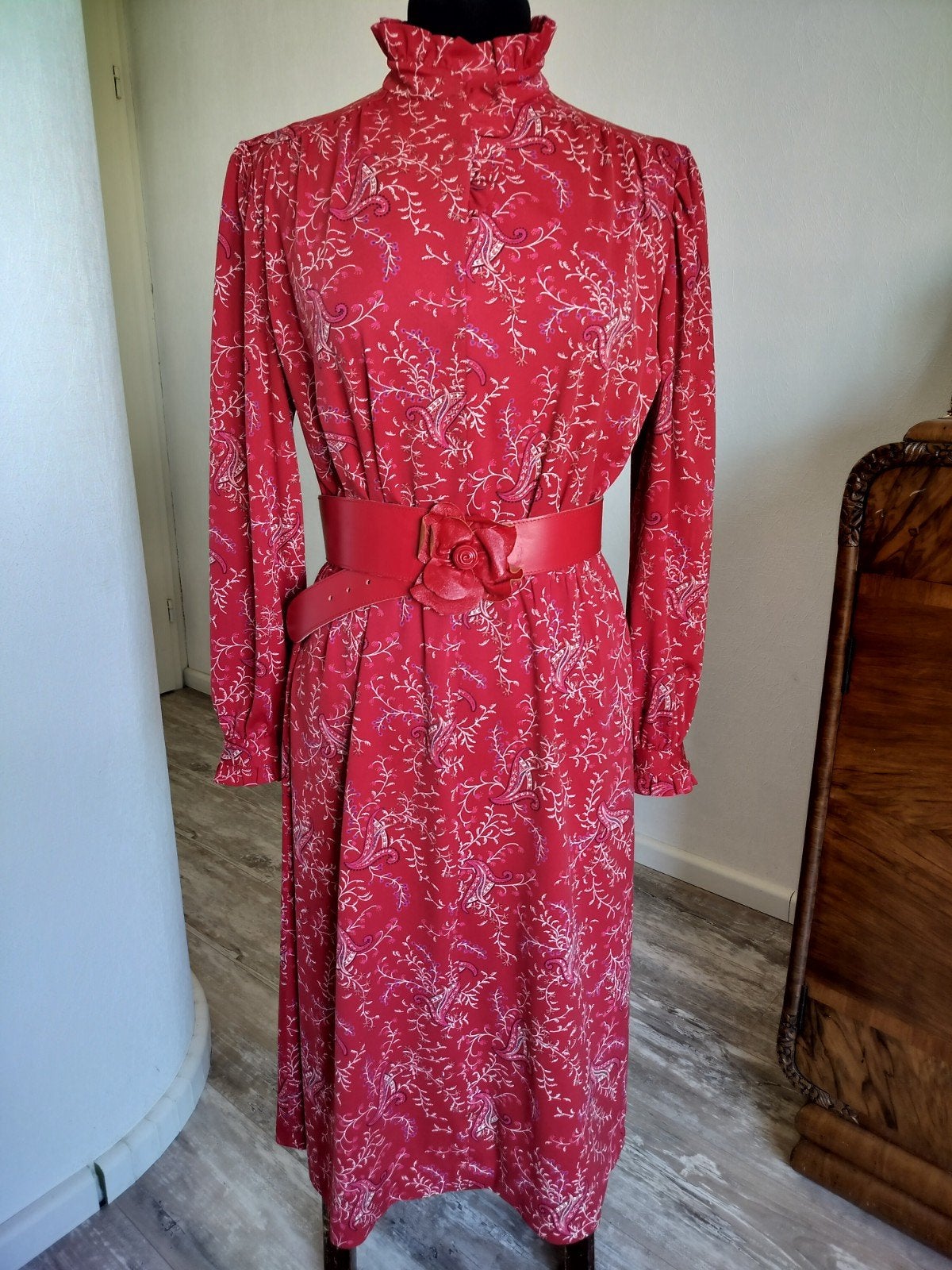 Vintage jurk met bloemenprint, Ophalen of Verzenden, Zo goed als nieuw, Maat 38/40 (M), Rood