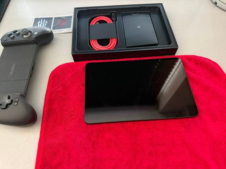 REDMAGIC Astra Gaming Tablet / 12GB+256GB + GameSir G8 Plus