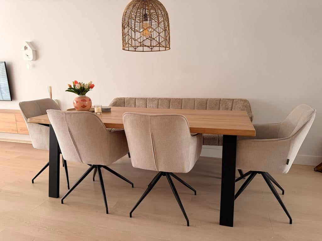 4 Eetkamerstoelen - Beige Stof, Zwarte Poten, Huis en Inrichting, Stoelen, Ophalen, Overige kleuren, Zo goed als nieuw, Vier