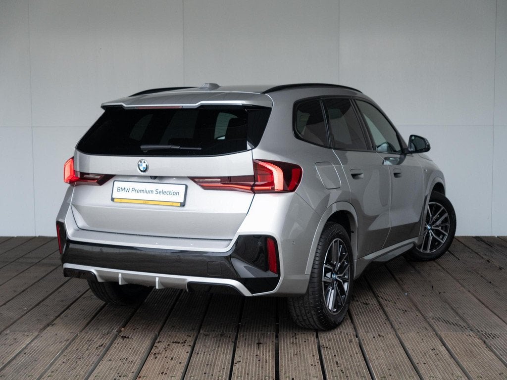 BMW X1 sDrive20i | M Sportpakket | Achteruitrijcamera | Park, Metallic lak, Met garantie (alle), Origineel Nederlands, Bedrijf
