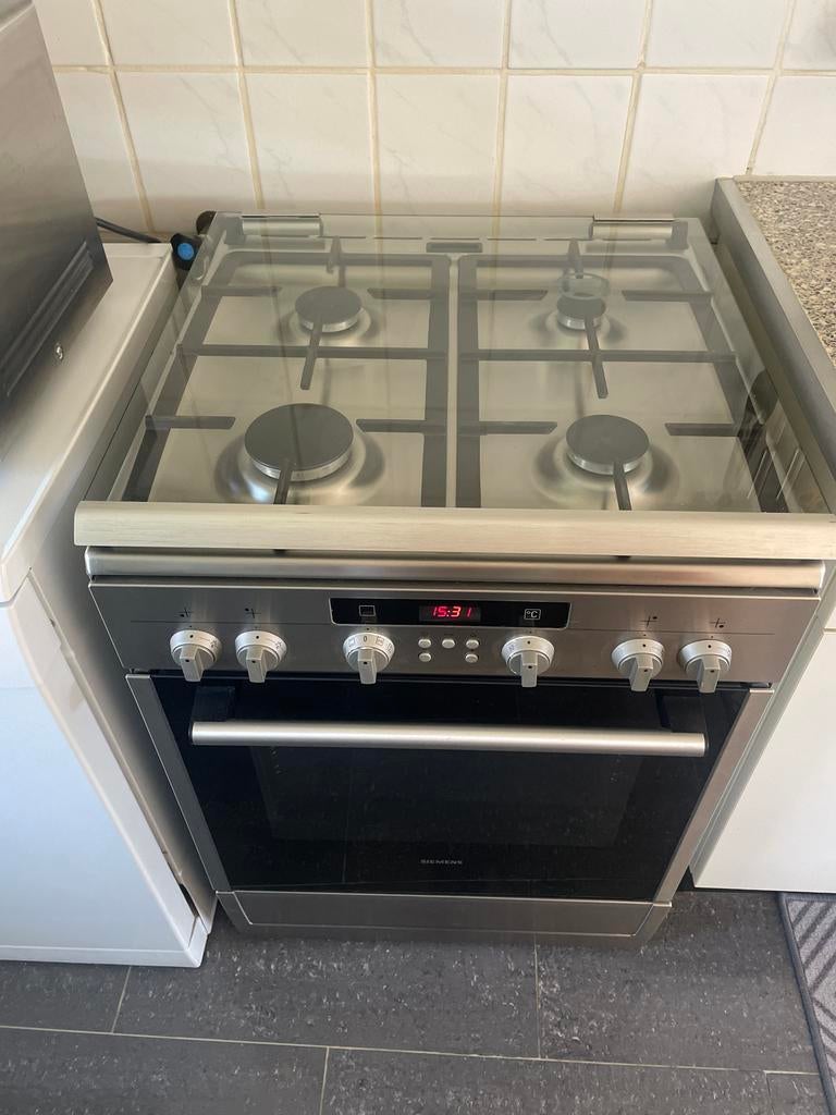 Siemens Vrijstaand Gasfornuis met Oven, Witgoed en Apparatuur, Fornuizen, Ophalen, Gebruikt, 60 cm of meer, 4 kookzones