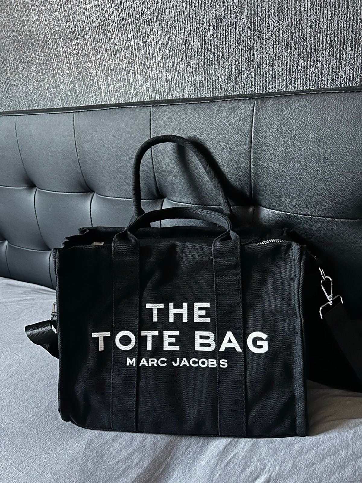 Marc Jacobs The Tote Bag Zwart, Ophalen of Verzenden, Zo goed als nieuw, Zwart, Handtas
