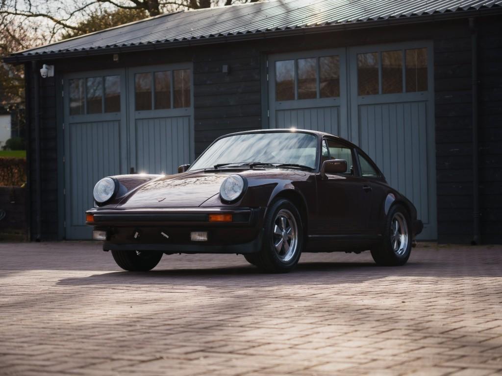 Porsche 911 3.0 SC Coupe - Palisander Metallic (474), Gebruikt, Bruin, Bedrijf, Handgeschakeld