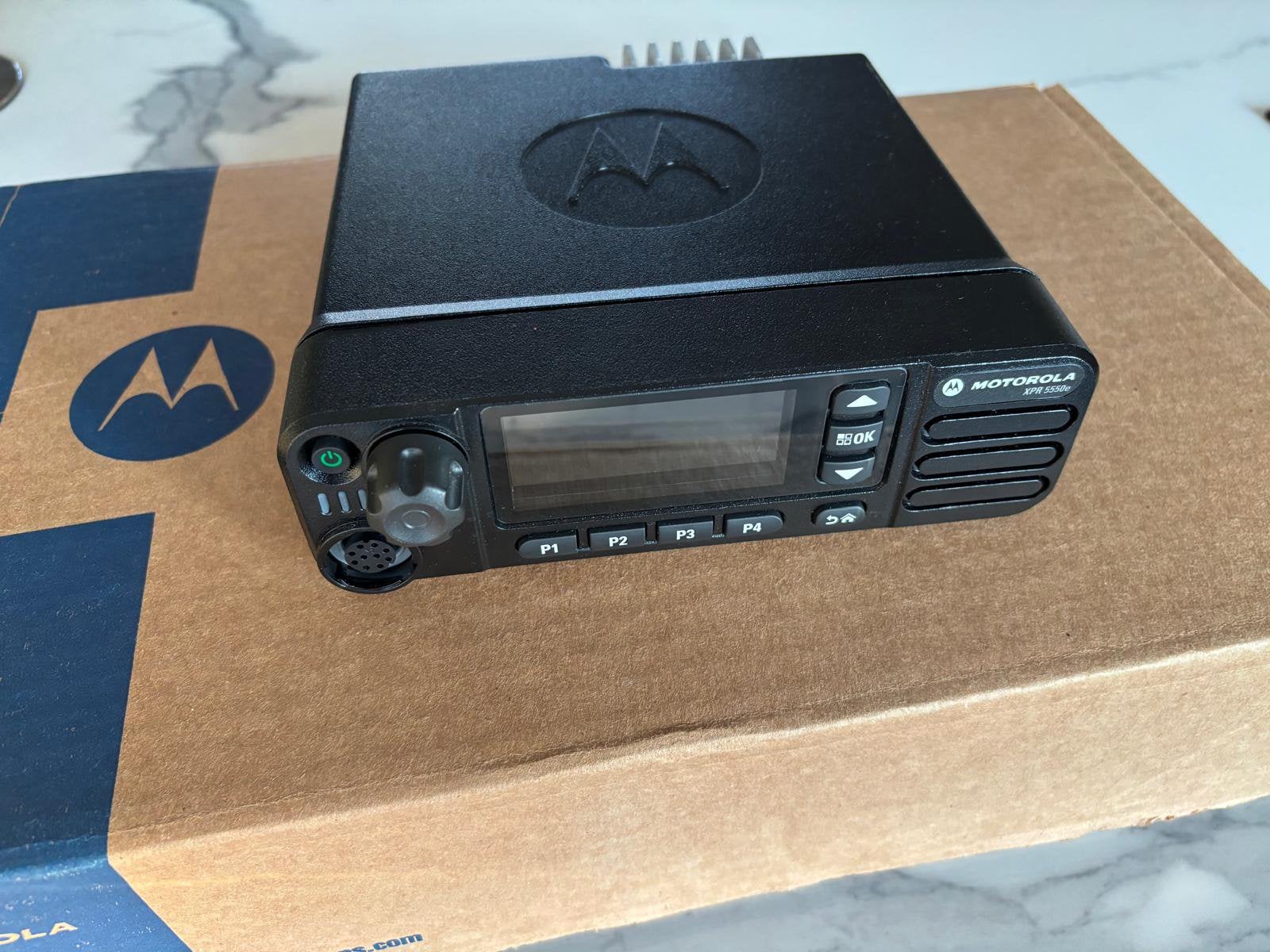 Motorola XPR 5550e radio transciever, Ophalen of Verzenden, Zo goed als nieuw