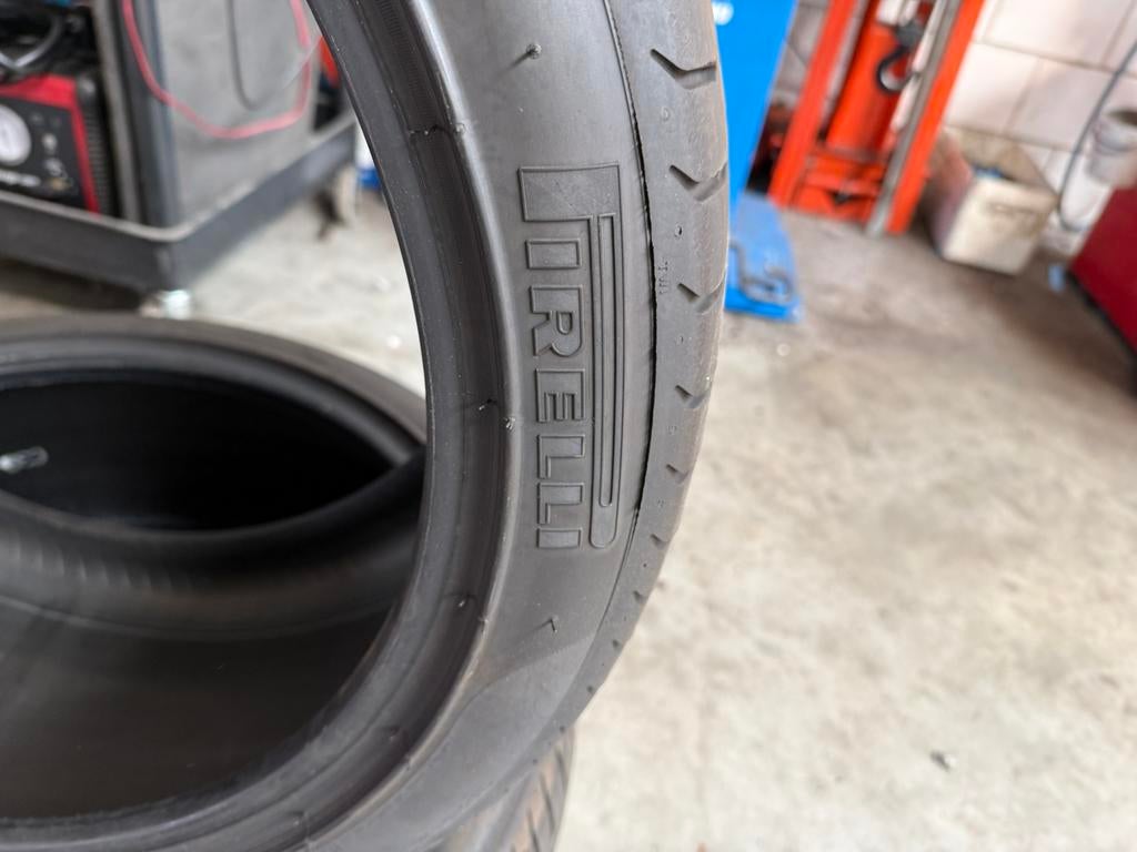 Pirelli PZERO 275/35/21 BENTLEY CODERING, Ophalen, Zo goed als nieuw