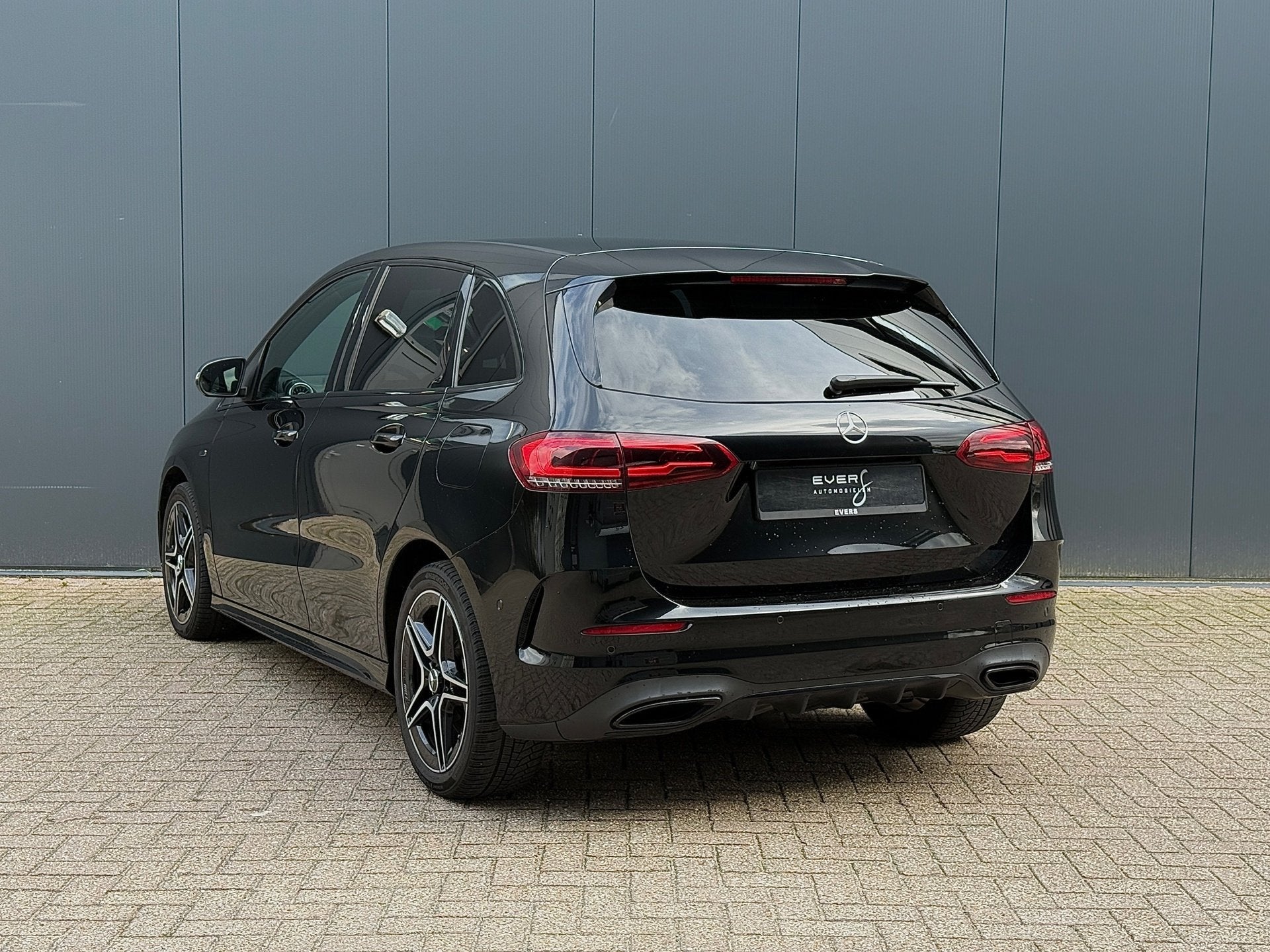 Mercedes-Benz B-klasse 250 e, 218PK, AMG/Pack, Night/Pack, S, Auto's, Gebruikt, 4 cilinders, 15 kWh, Zwart