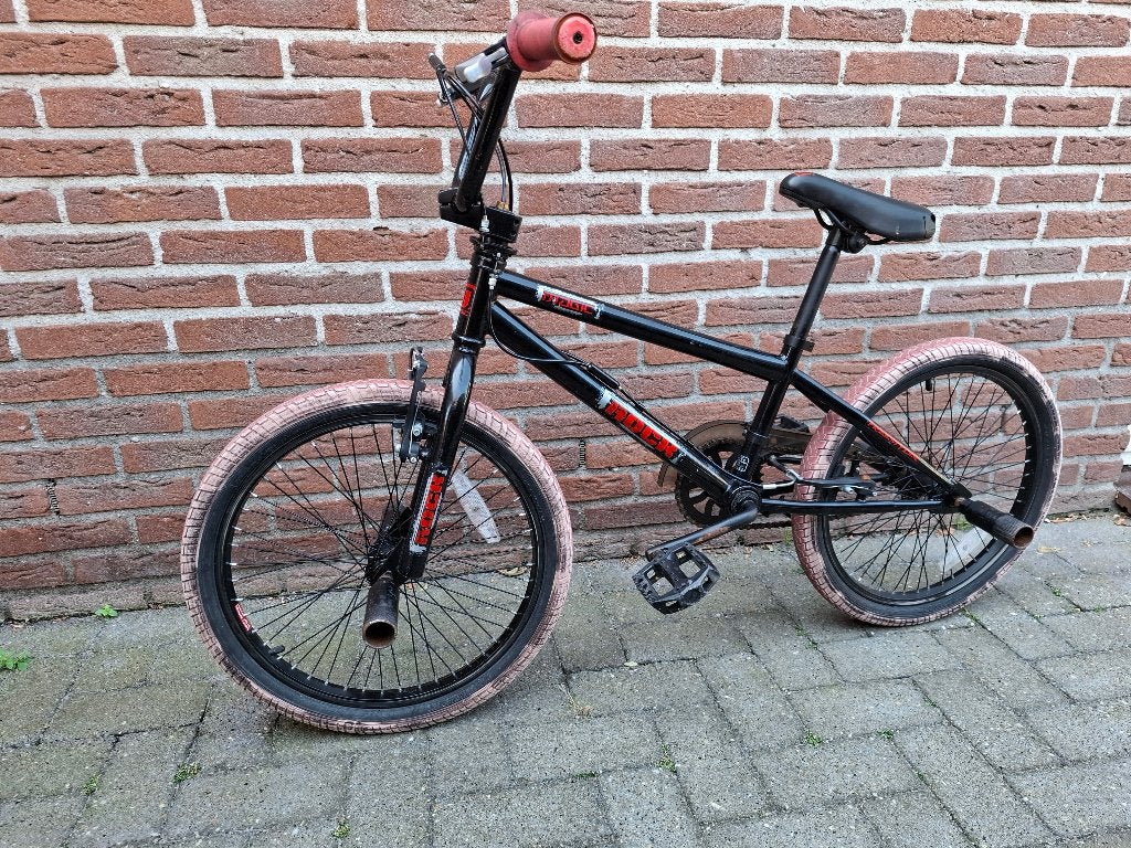 BMX Freestyle Magic Rock crossfiets, Fietsen en Brommers, Fietsen | Crossfietsen en BMX, Staal, Velgrem, Voetsteunen, Ophalen