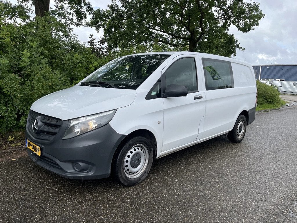 Mercedes-Benz Vito 109 CDI * dubbele cabine * L2 * A/C, Auto's, Voorwielaandrijving, Euro 5, Gebruikt, 4 cilinders