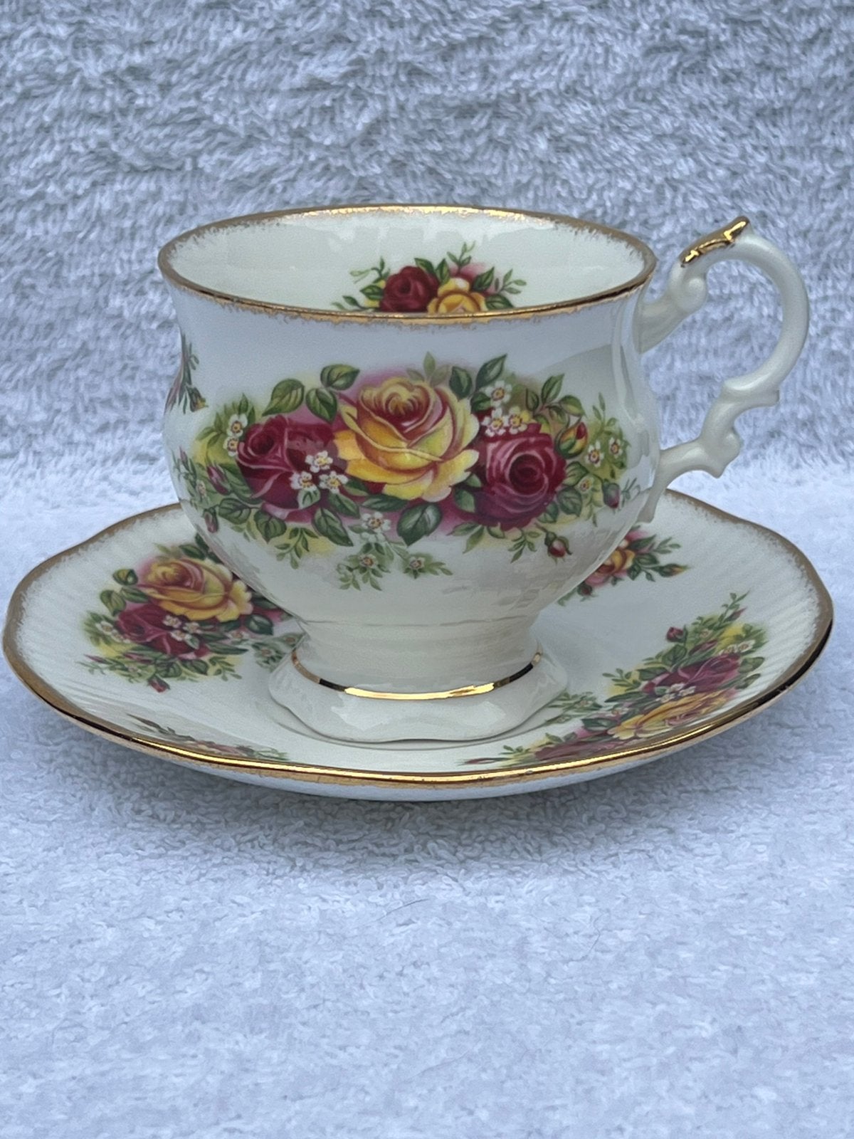Elizabethan Staffordshire “Hand Decorated”, Ophalen of Verzenden, Zo goed als nieuw, Porselein