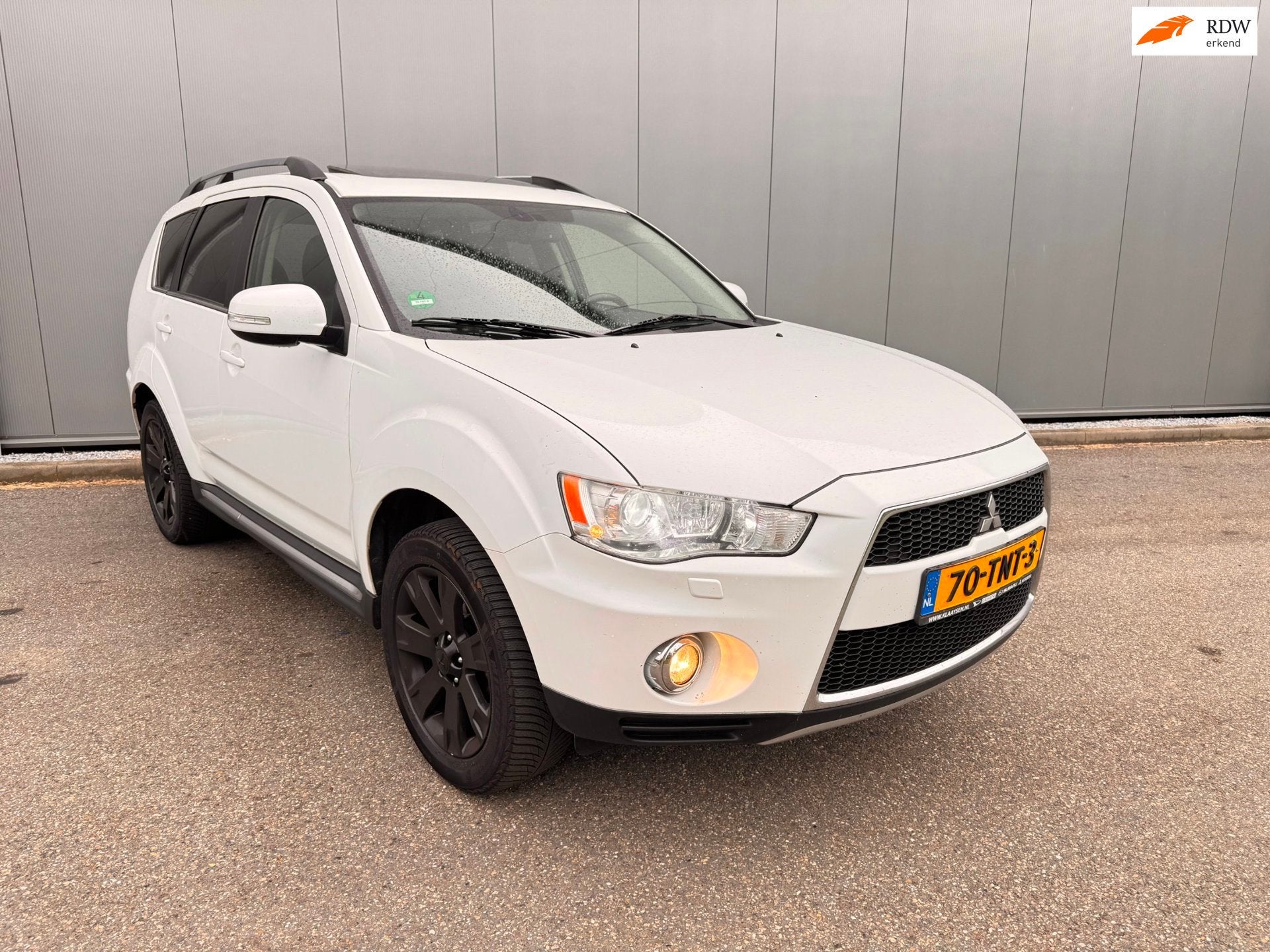Mitsubishi Outlander 2.0 Edition Two LEDER CLIMA AUTOMATIC, Auto's, Zwart, 4 cilinders, Wit, Bedrijf