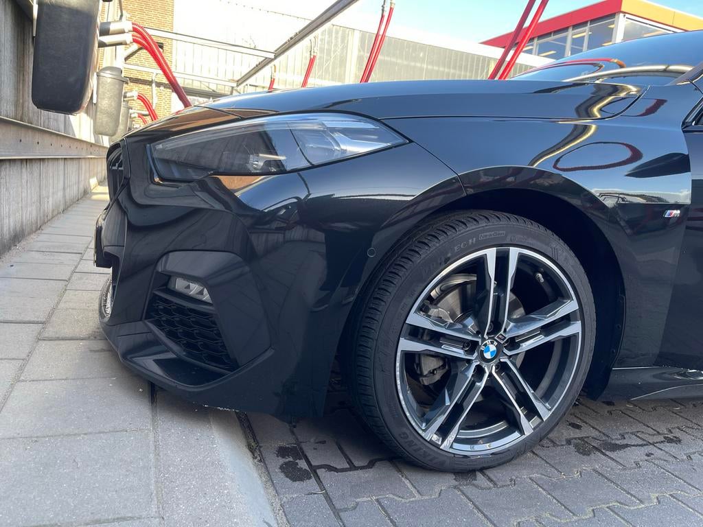 BMW 2-Serie Gran Coupé M-SPORT 218i 136pk Aut 2023 Zwart, Auto's, 136 pk, Zwart, 1350 kg, Zwart