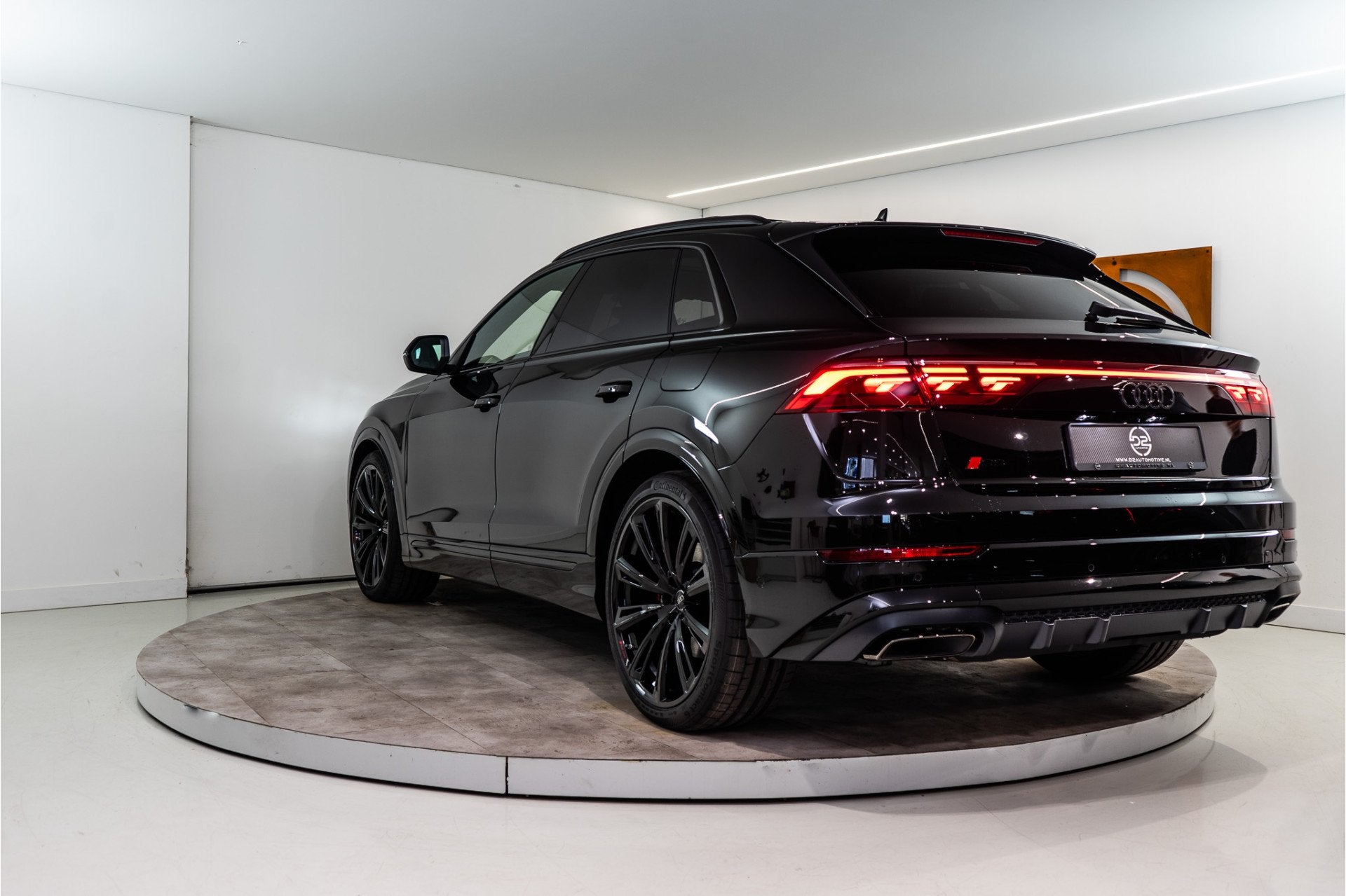 Audi Q8 60 TFSI E Quattro S-Edition Competition 490PK | 2026, Automaat, 77 km/l, Zwart, 2995 cc