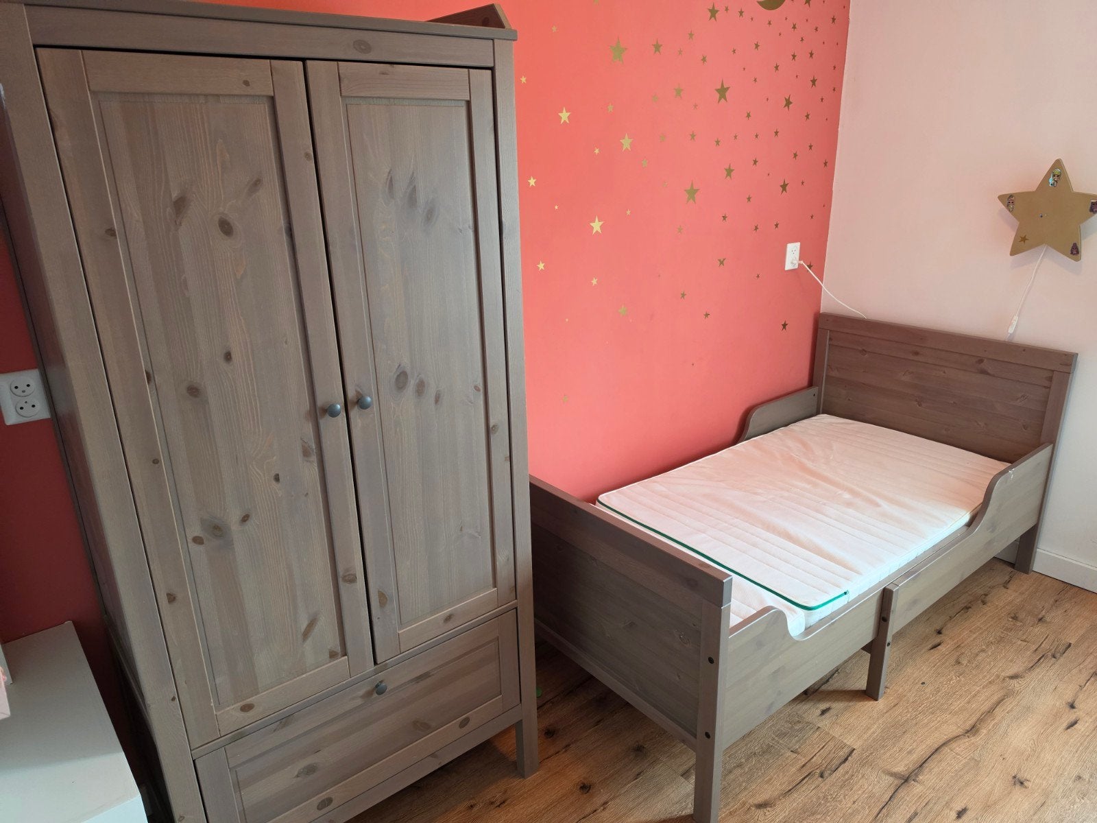 Kinderkamer set: bed, kledingkast en tafel met stoelen, Ophalen, Gebruikt, Jongetje of Meisje