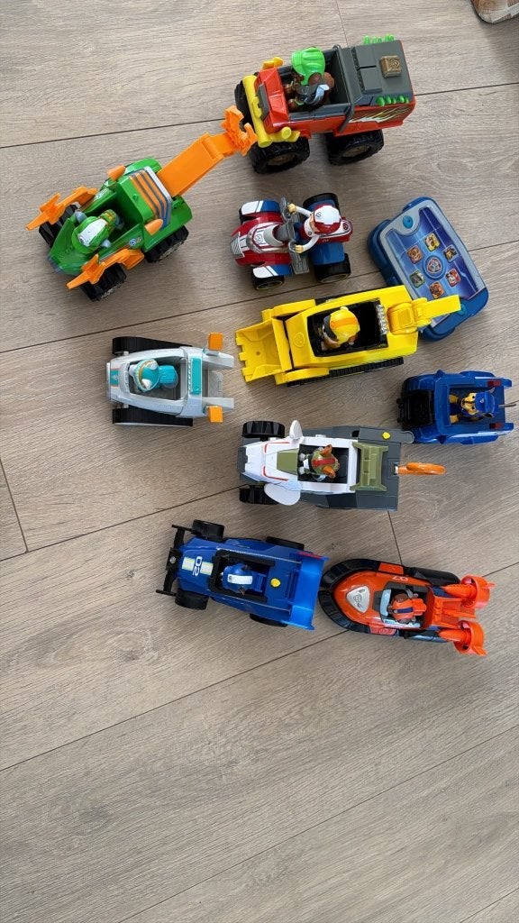 Pawpatrol auto’s+ uitkijktoren, Ophalen, Zo goed als nieuw