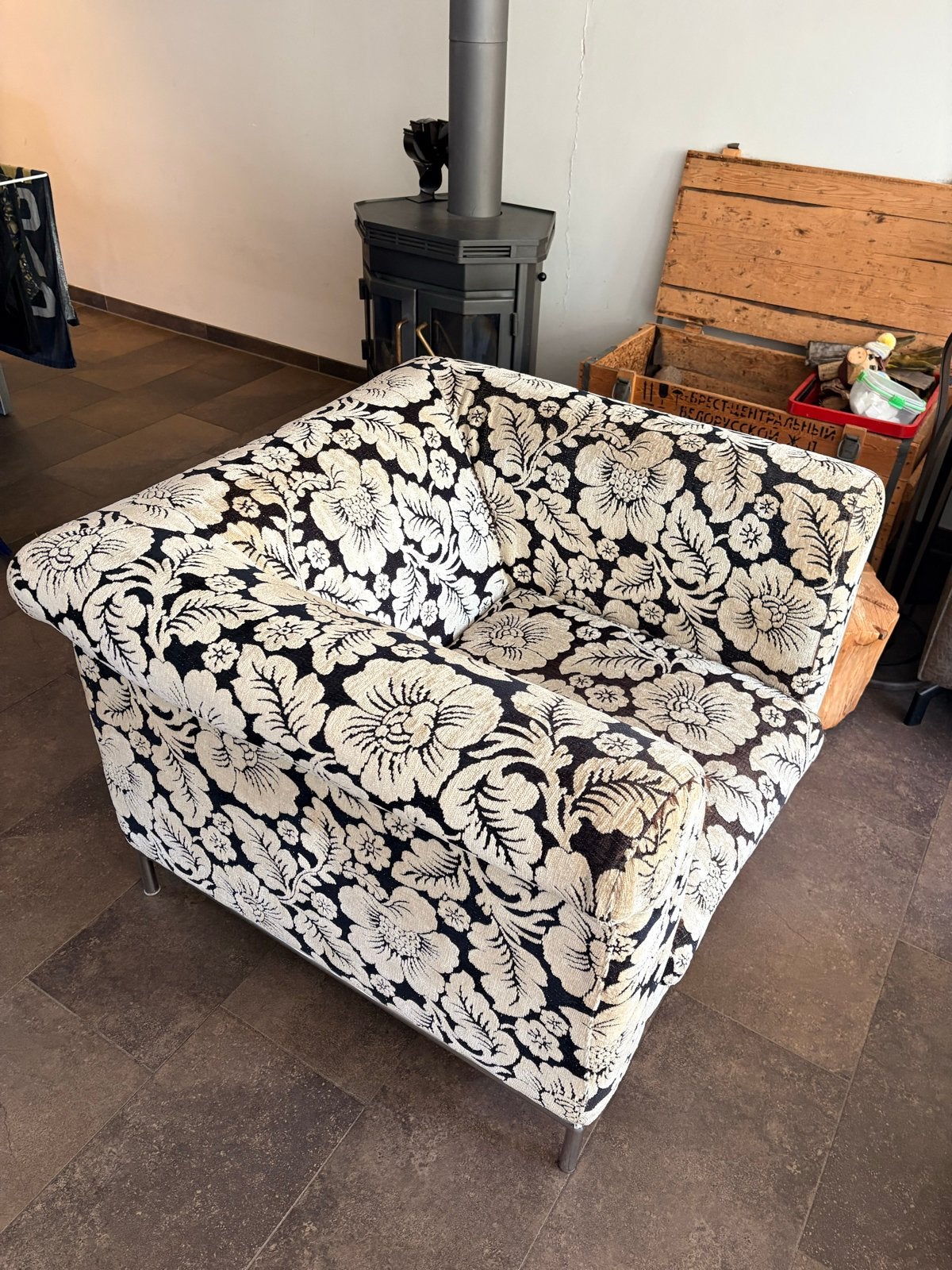 Comfortabele fauteuil met bloemmotief, Ophalen, Gebruikt, Stof, 75 tot 100 cm