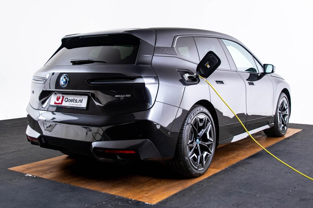 BMW iX xDrive50 High Executive 112 kWh Sportpakket - Panoram, Auto's, Automaat, Gebruikt, Leder, Vierwielaandrijving
