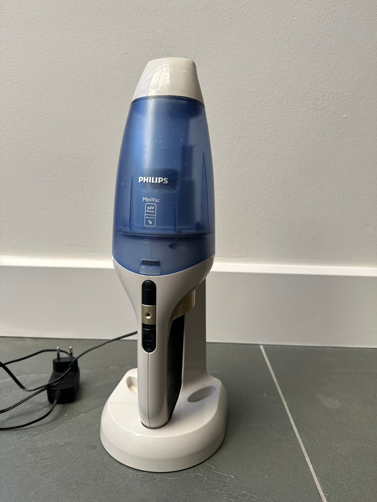 Mini vac stofzuiger, philips, Draadloos, Ophalen of Verzenden, Zo goed als nieuw, Reservoir