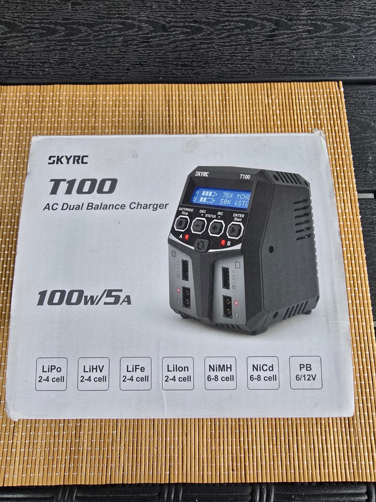 SkyRC T100 2-kanaals 100W AC Balanslader, Ophalen