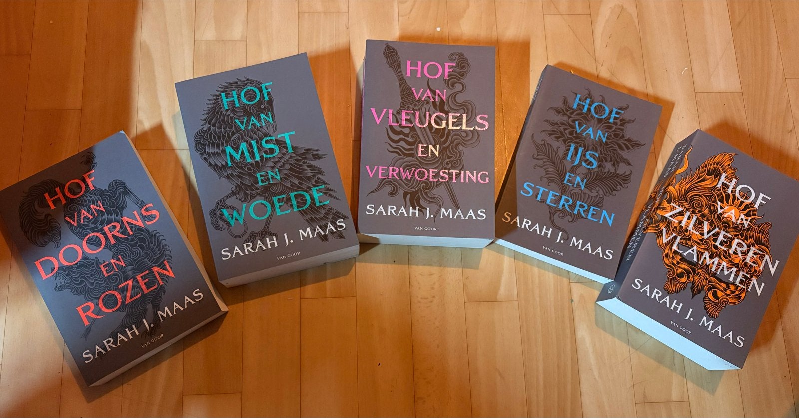 Hof van Doorns en Rozen serie - Sarah J. Maas (5 boeken), Boeken, Ophalen of Verzenden, Zo goed als nieuw