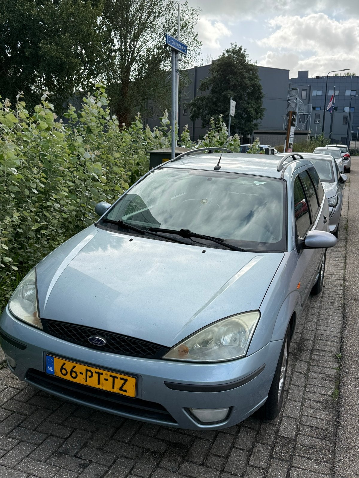 Ford Focus 1.6I 74KW 2004 Grijs, Auto's, 1596 cc, 15 km/l, 4 cilinders, 100 pk