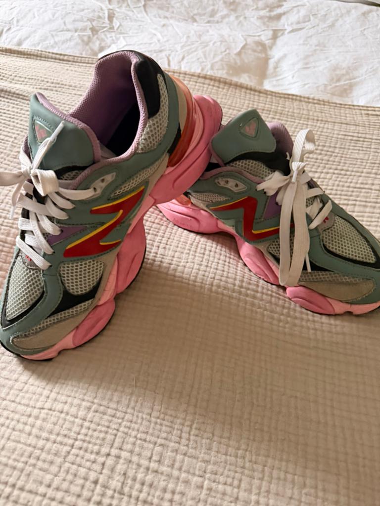 New Balance 9060, Kleding | Heren, Overige kleuren, Ophalen of Verzenden, Sneakers of Gympen, Gedragen