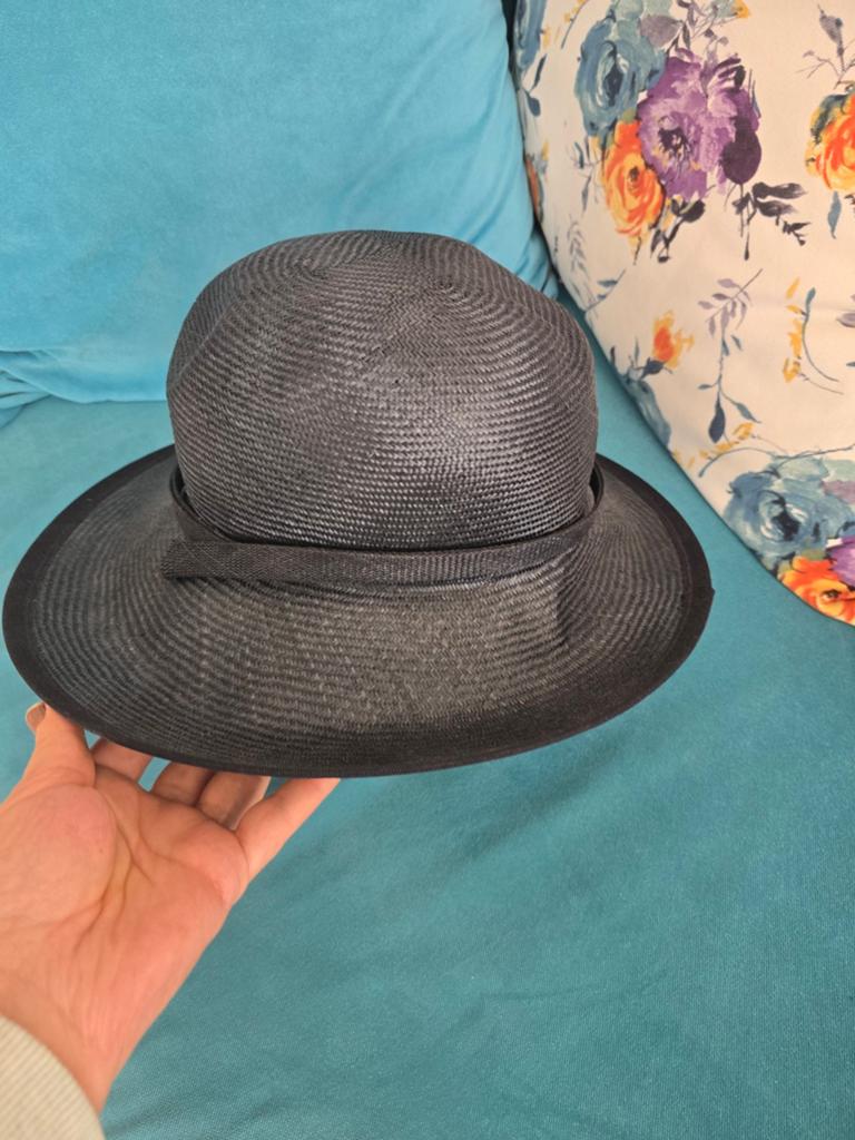 Elegante zwarte strooien hoed met strik, Kleding | Dames, Hoeden en Petten, Ophalen, Hoed, One size fits all, Onbekend