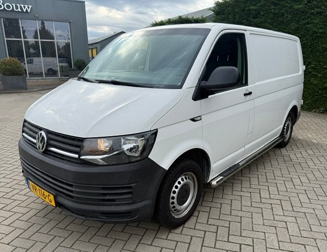 Volkswagen Transporter 2.0 D 62KW 2015 L1H1, Auto's, Euro 5, 4 cilinders, Verwarmde buitenspiegels, Volkswagen