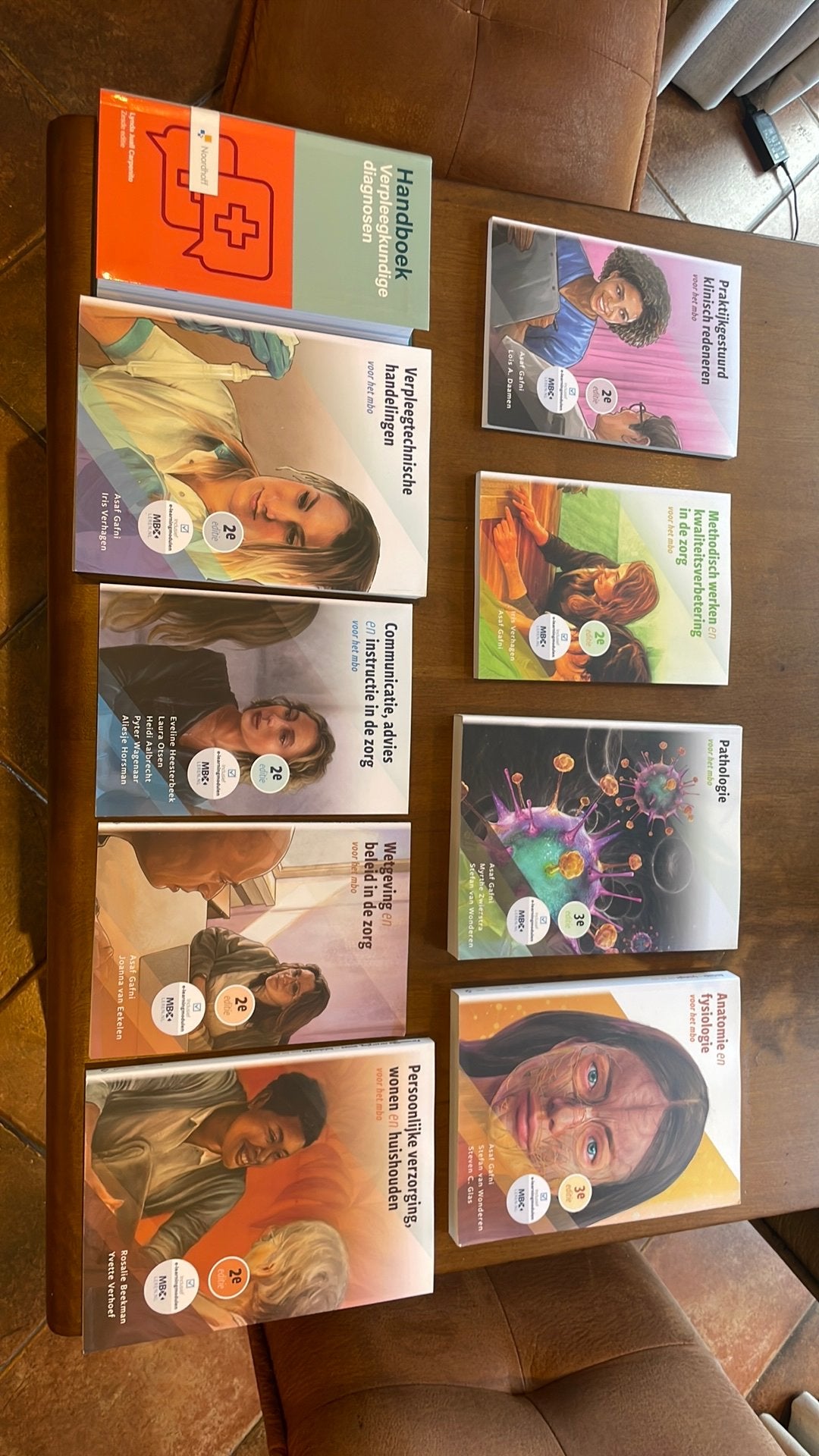 Studieboeken verpleegkundige MBO, Boeken, Ophalen, Beta, Zo goed als nieuw, MBO