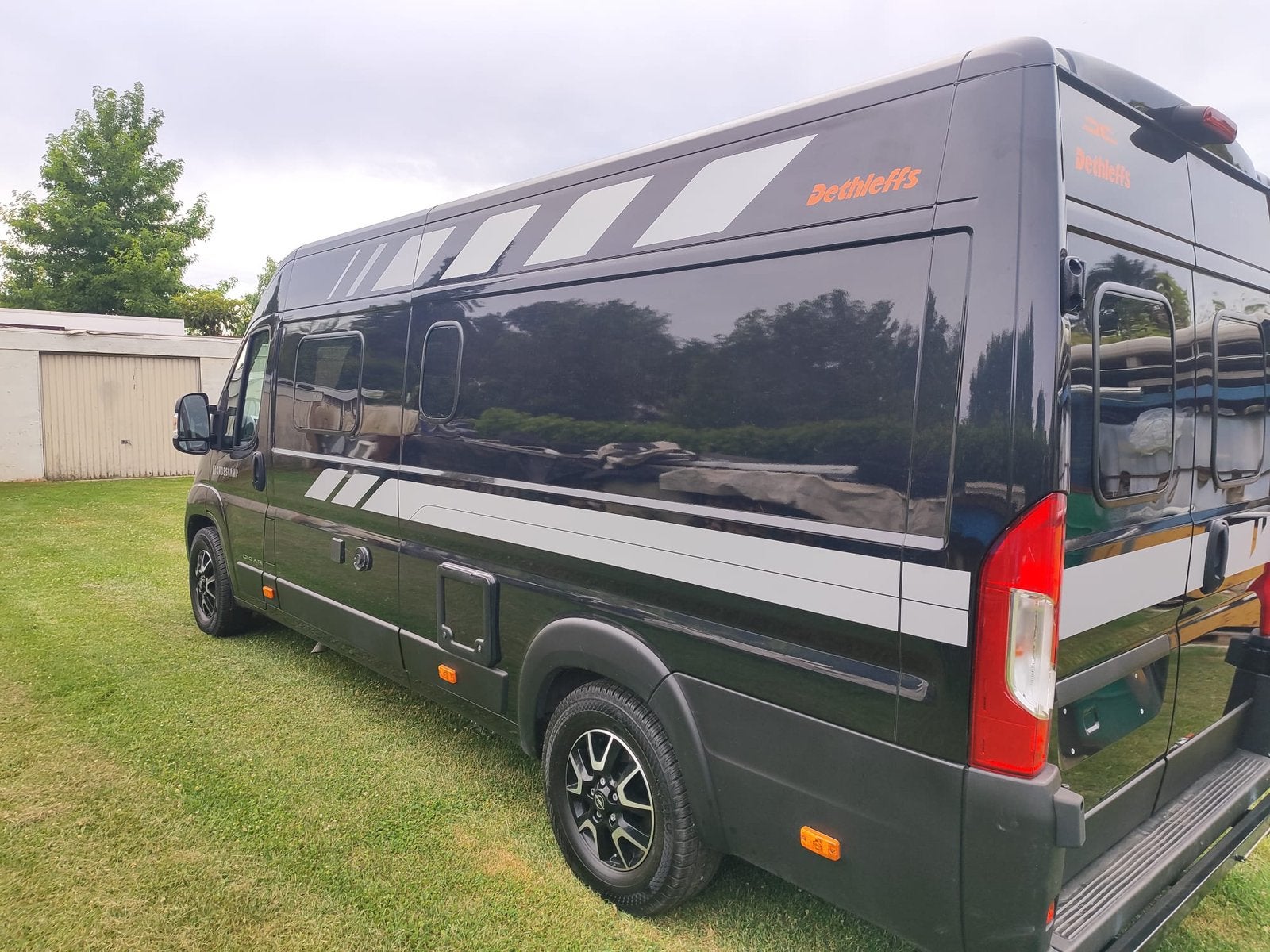 Als nieuw lengtebed Dethleffs 640 fietsdrager zonnepaneel, Caravans en Kamperen, Campers, Buscamper of Camperbus, Ringverwarming