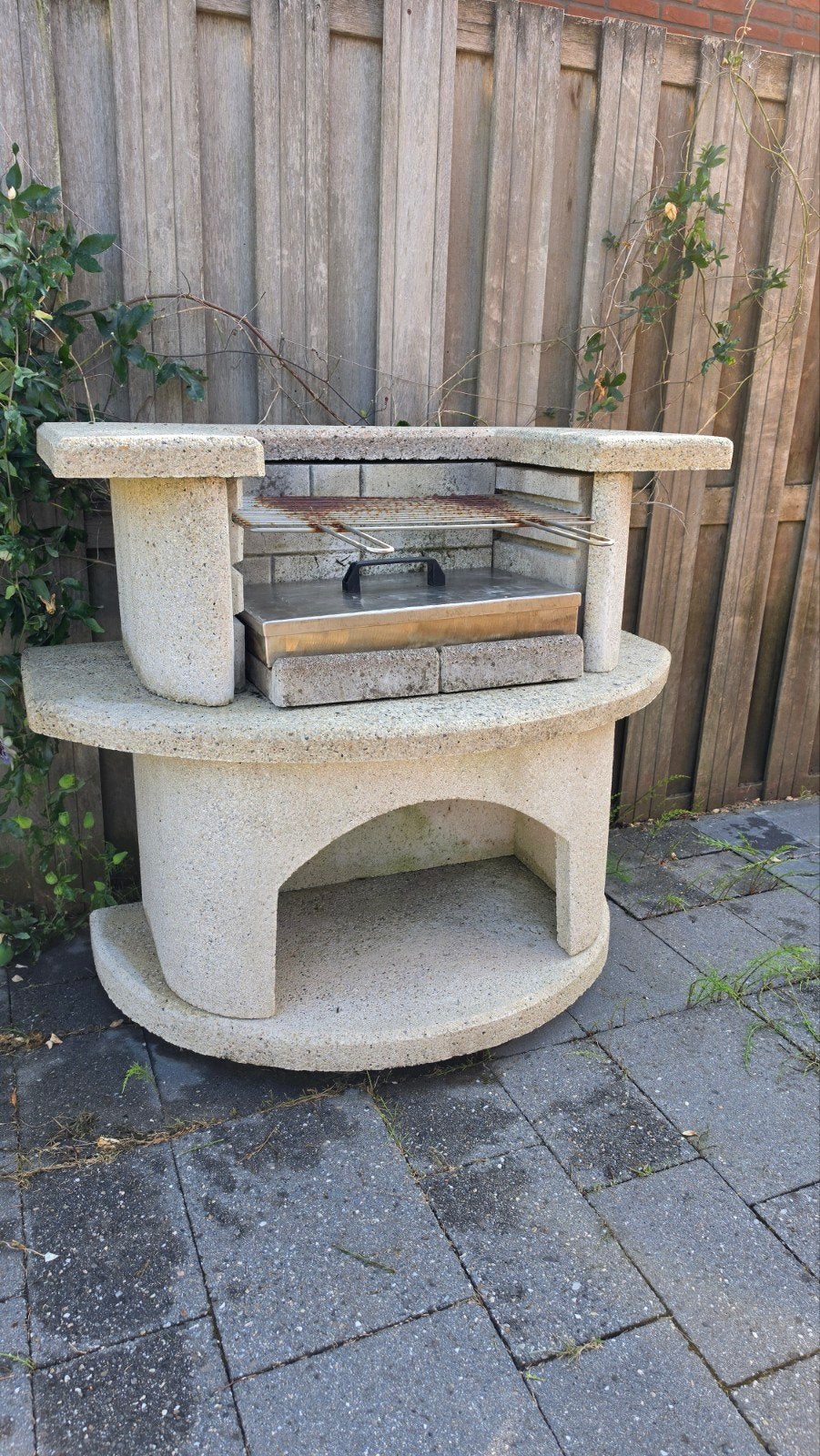 Mooie betonnen BBQ te koop - Perfect voor de zomer!, Ophalen, Gebruikt, Onbekend
