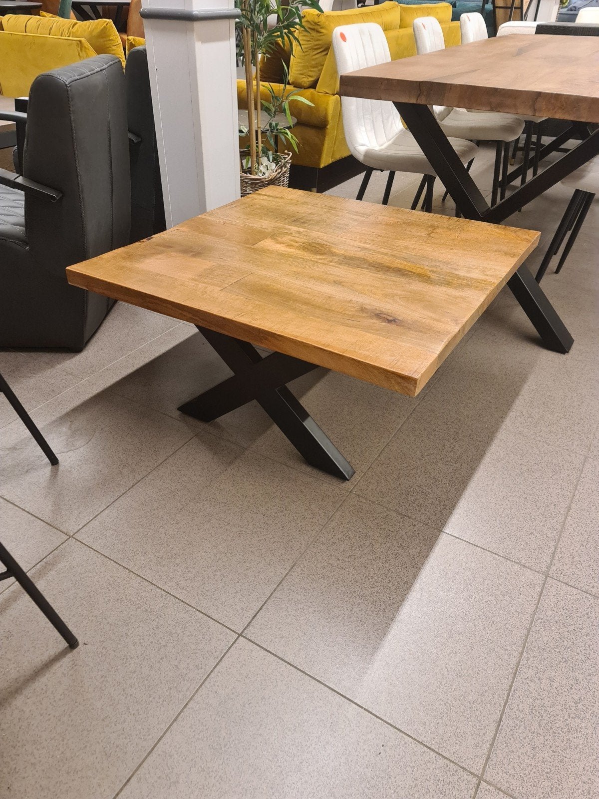 Nieuwe salontafel 92x92cm massief eiken kruispoot €175, Ophalen, Hout, ., Nieuw