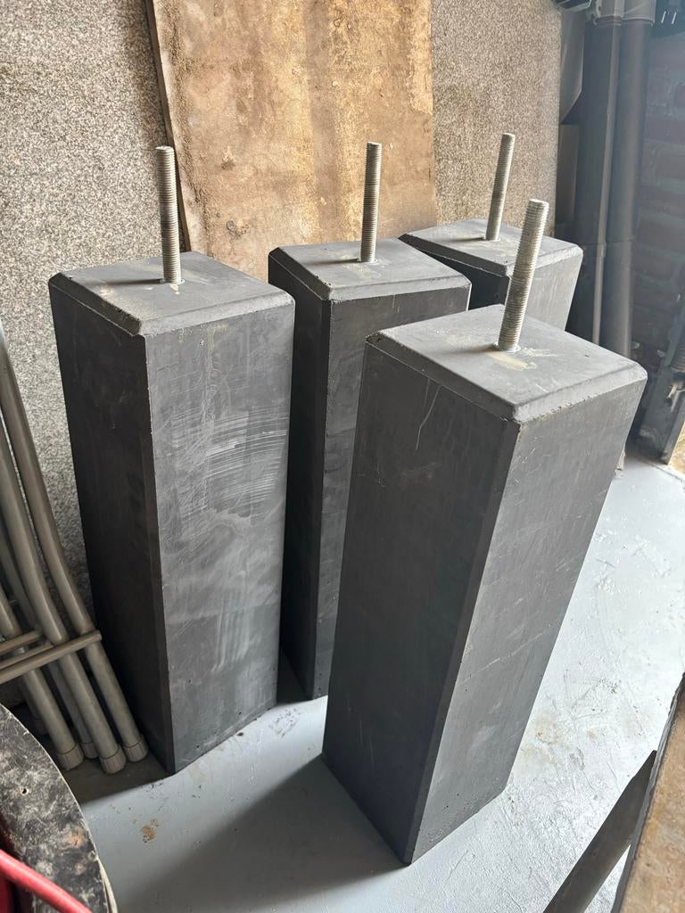 Betonnen poeren met draadstang - 4 stuks, Ophalen, Nieuw