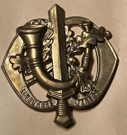 Baret- en schouderemblemen Regiment Limburgse Jagers, Ophalen of Verzenden, Landmacht, Nederland, Embleem of Badge