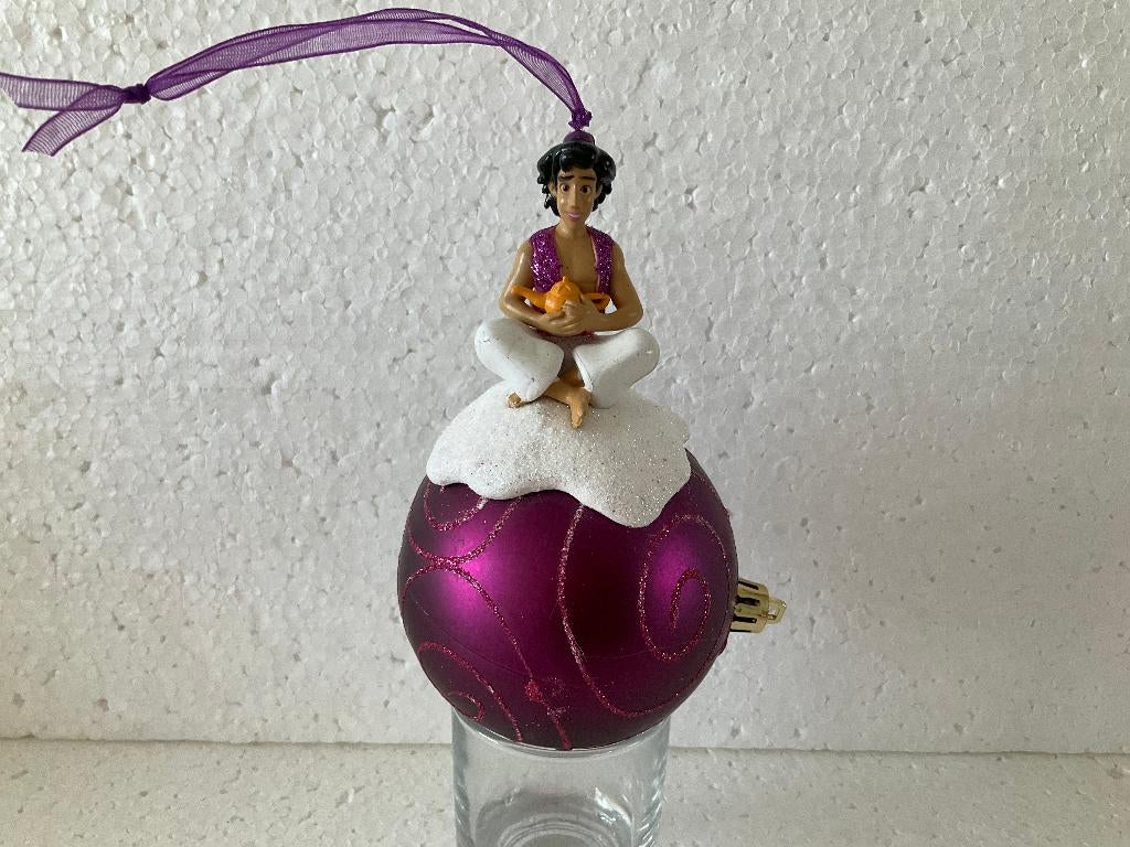 Disney Aladdin - kerstbal - ornament op bal, Ophalen of Verzenden, Overige figuren, Zo goed als nieuw, Beeldje of Figuurtje