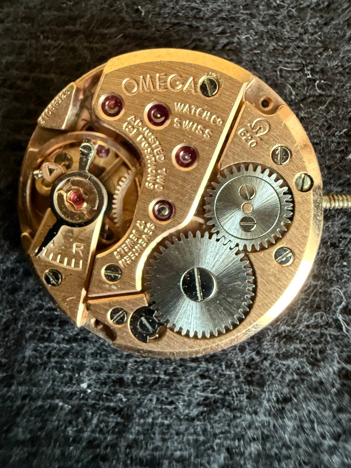 Omega horloge onderdelen - uurwerk en wijzerplaat, Overige materialen, Polshorloge, Omega, 1960 of later