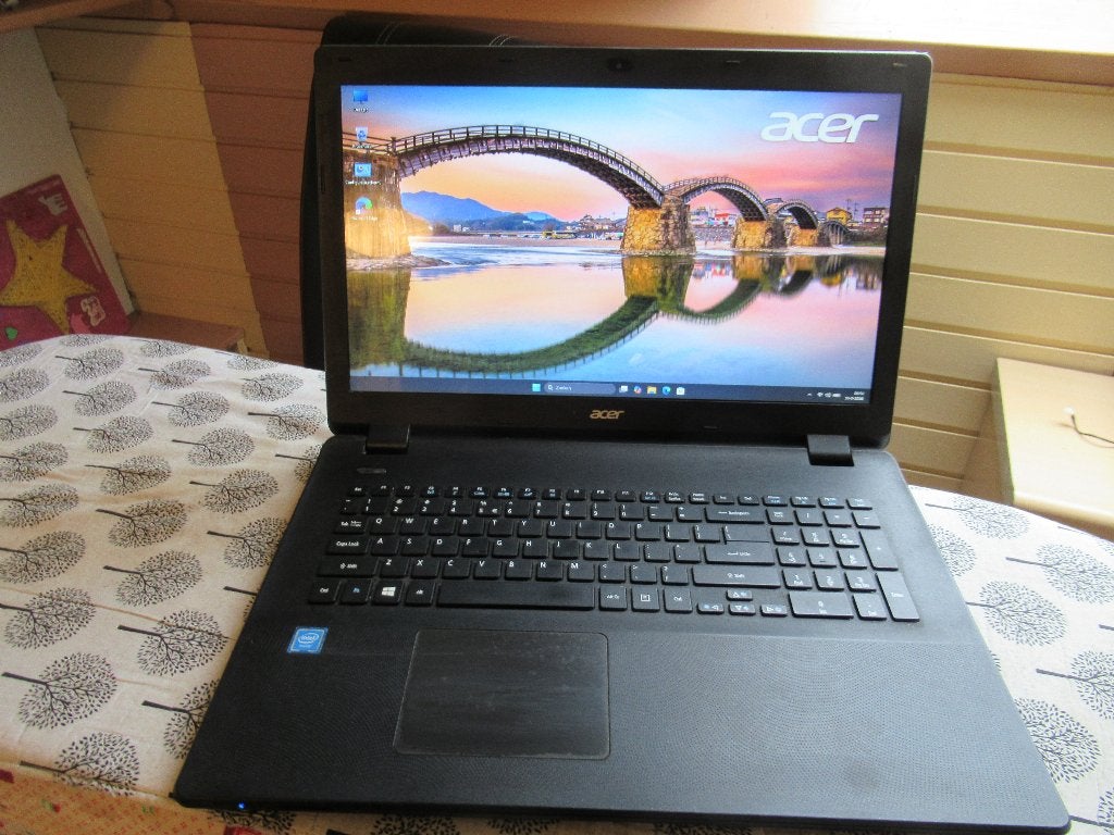 acer aspire es1 731, Gebruikt, 2 tot 3 Ghz, Qwerty, Intel