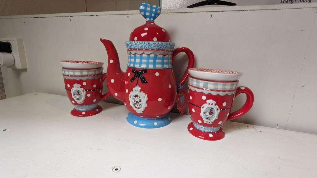 Theepot en twee theekopjes van Studio Koekepeer, Ophalen of Verzenden, Zo goed als nieuw, Porselein, Overige stijlen
