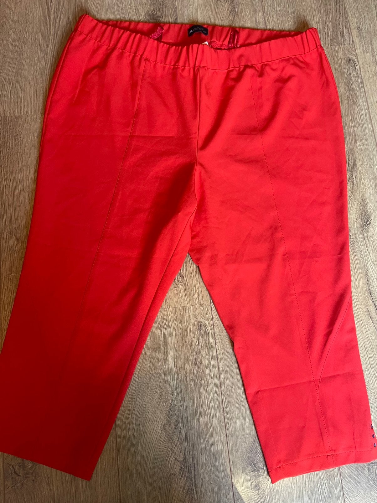 M.Collection capri stretch broek met rekbare taille maat 50, Ophalen of Verzenden, Zo goed als nieuw, Rood, Broek of Spijkerbroek