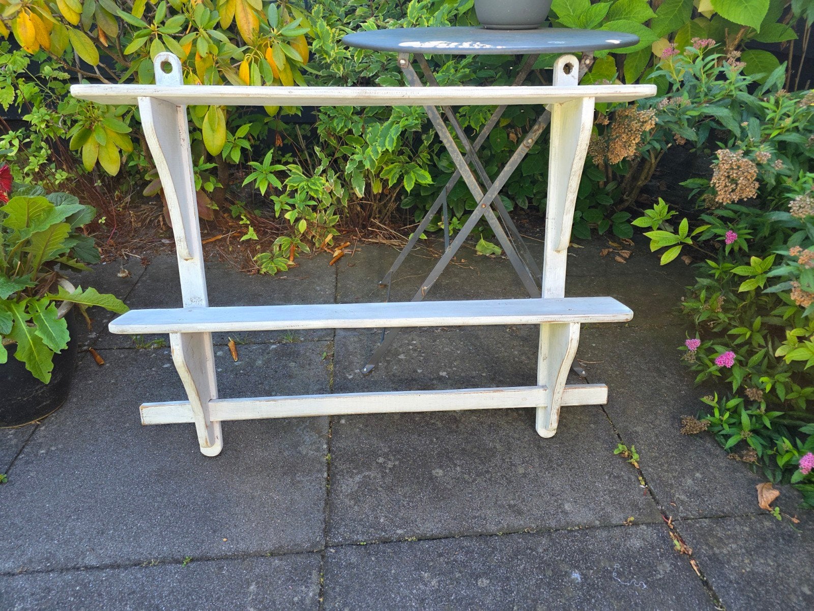 Witte houten wandplank met kapstokhaakjes, Ophalen, Gebruikt